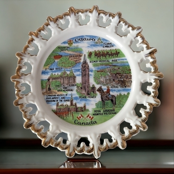 VTG - Ottawa Commemorative Souvenir Decorative Plate - Wall Hanging Decor Piece - Picture 1 of 3